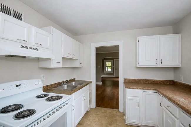 Photo - 3750 N Kercheval Dr