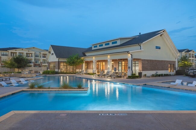 Building Photo - Falcon at Grand Harbor