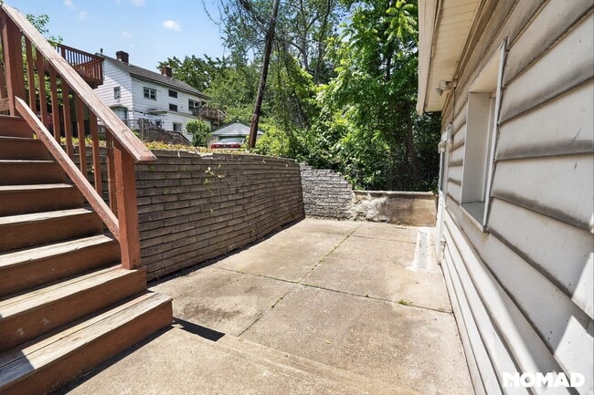 1117 Chartiers Ave