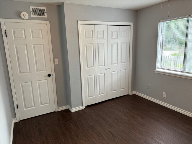 Photo - 1221 Houston St Unit 1