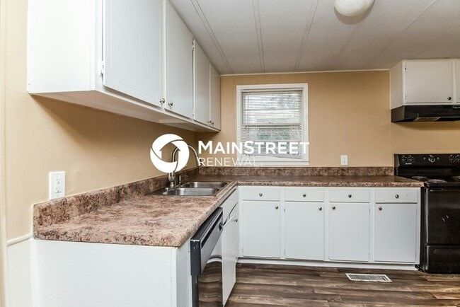 Photo - 4 Bedroom Pet-Friendly Home in McDonough, ...