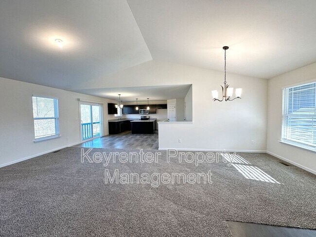 Photo - 350 Hammerstone Dr