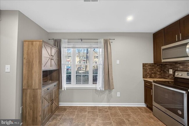 Photo - 16294 Taconic Cir