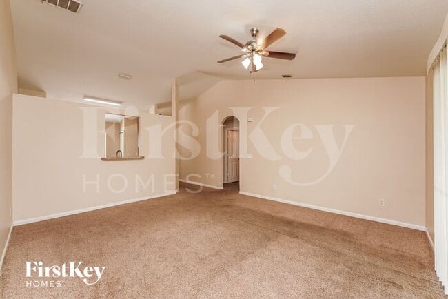 Photo - 474 Harvey Ave NE