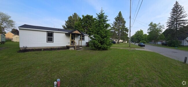 Building Photo - 220 Alexander St Rental