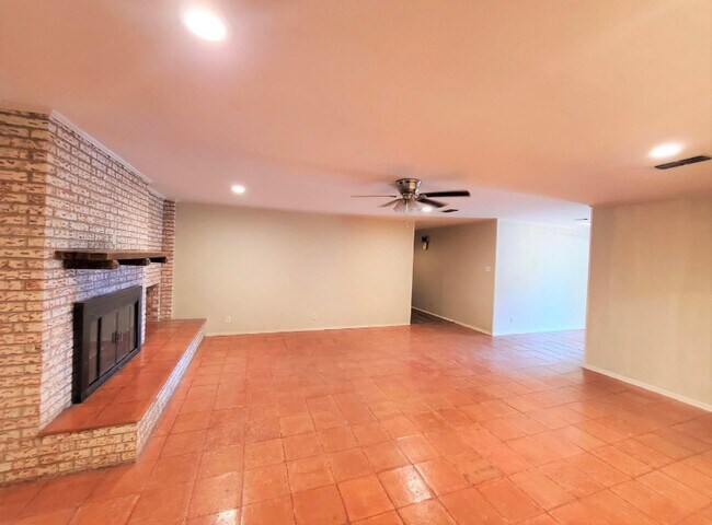 Photo - 21 Larkwood Ln