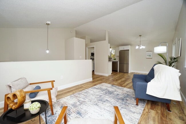 42 Woodfield St