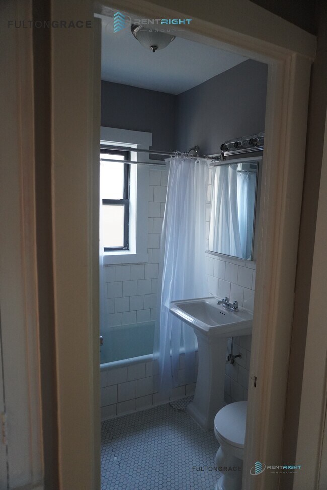 Photo - 1700-1710 W Albion Unit 1706-1W