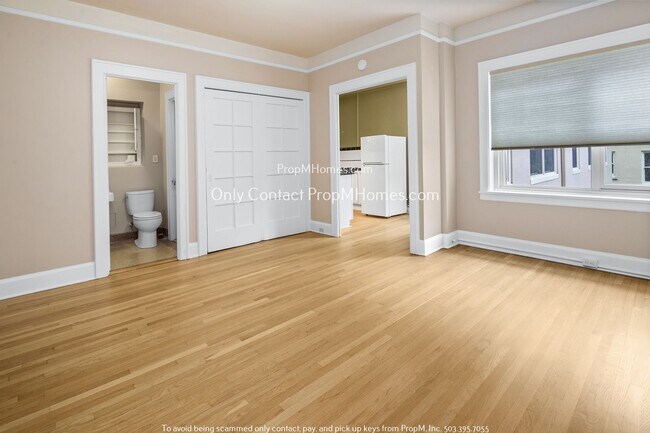 Photo - Classic Nob Hill Studio with Courtyard + G... Unit 310