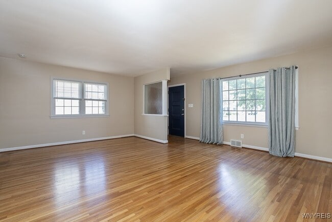 Photo - 2470 Eggert Rd