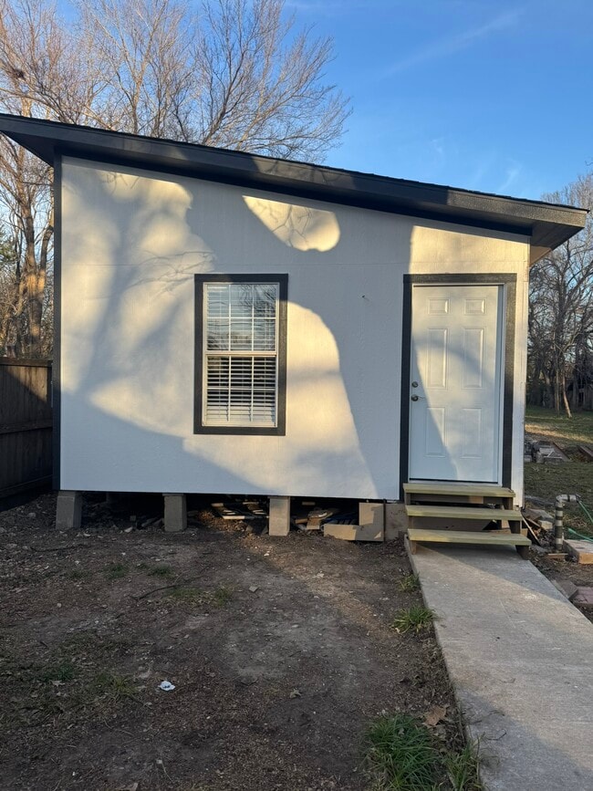 Building Photo - 140 N Acres Dr