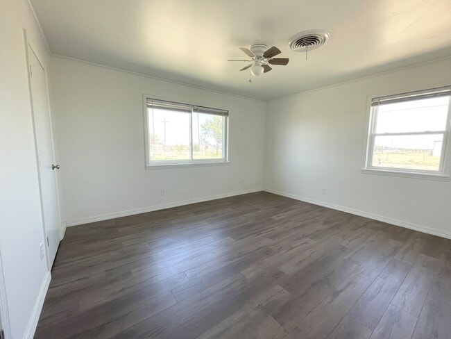 Photo - Country Home (Allows Horses)