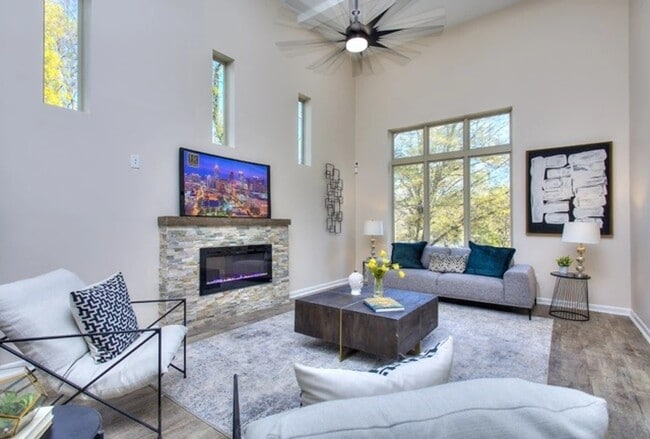 Photo - 1657 Richard Allen Dr