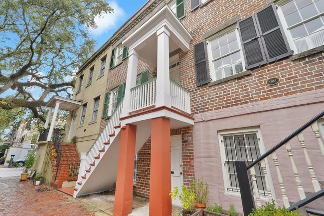Photo - 2 BED | 2 BATH | PRIVATE DECK | HISTORIC DISTRICT | AVAILABLE MAY 2026
