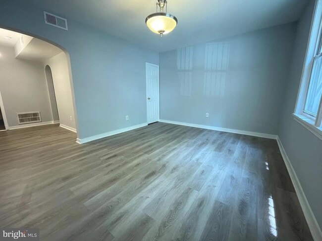Building Photo - 600 I St NE Unit 2