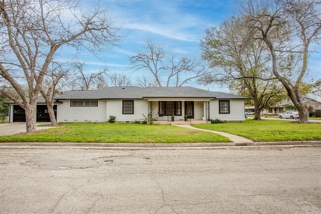 Photo - 803 Peach St