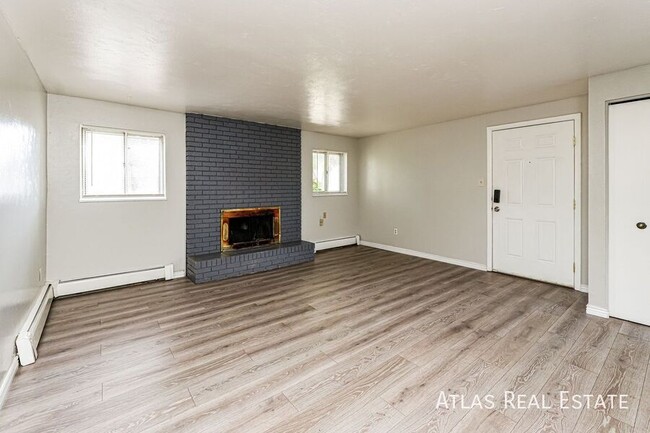 Building Photo - 2840 Montebello Dr W Unit 2 Rental