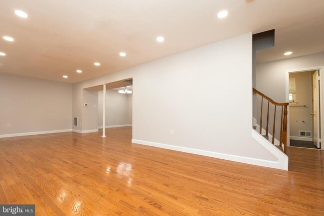 Photo - 9004 Roundleaf Way