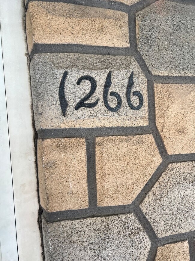 1266 Muhlenberg St