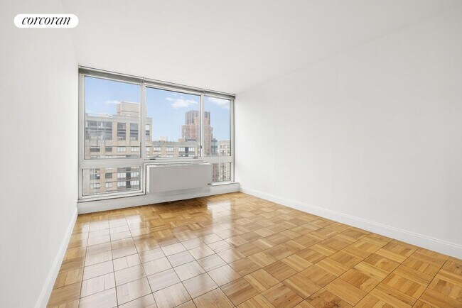 Photo - 215 E 96th St