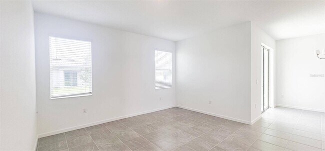 Photo - 429 Silver Palm Dr