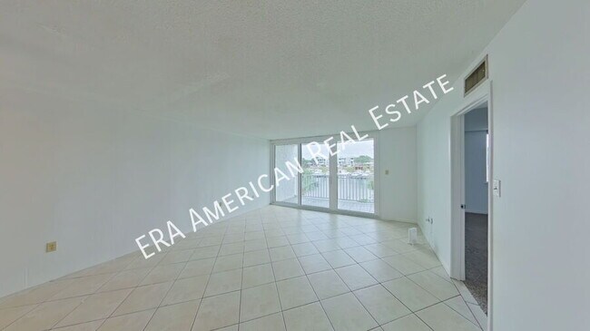 Photo - 30 Moreno Point Rd Unit 303B