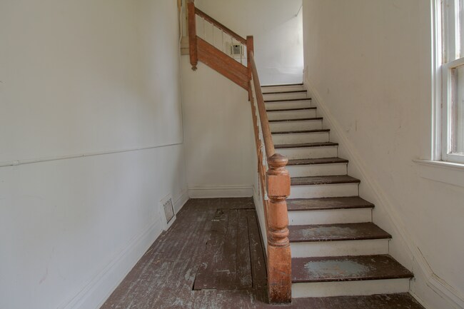 Photo - 809 Oak St House Unit 2