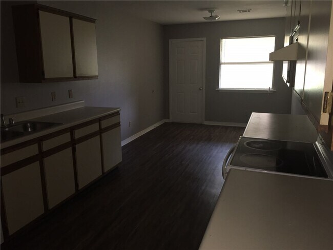Photo - 1112 Whipporwill Ln