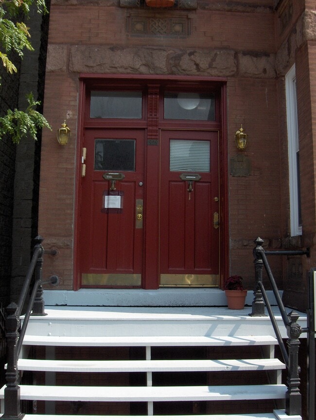 Photo - 1808 W Armitage Ave Unit GARDEN