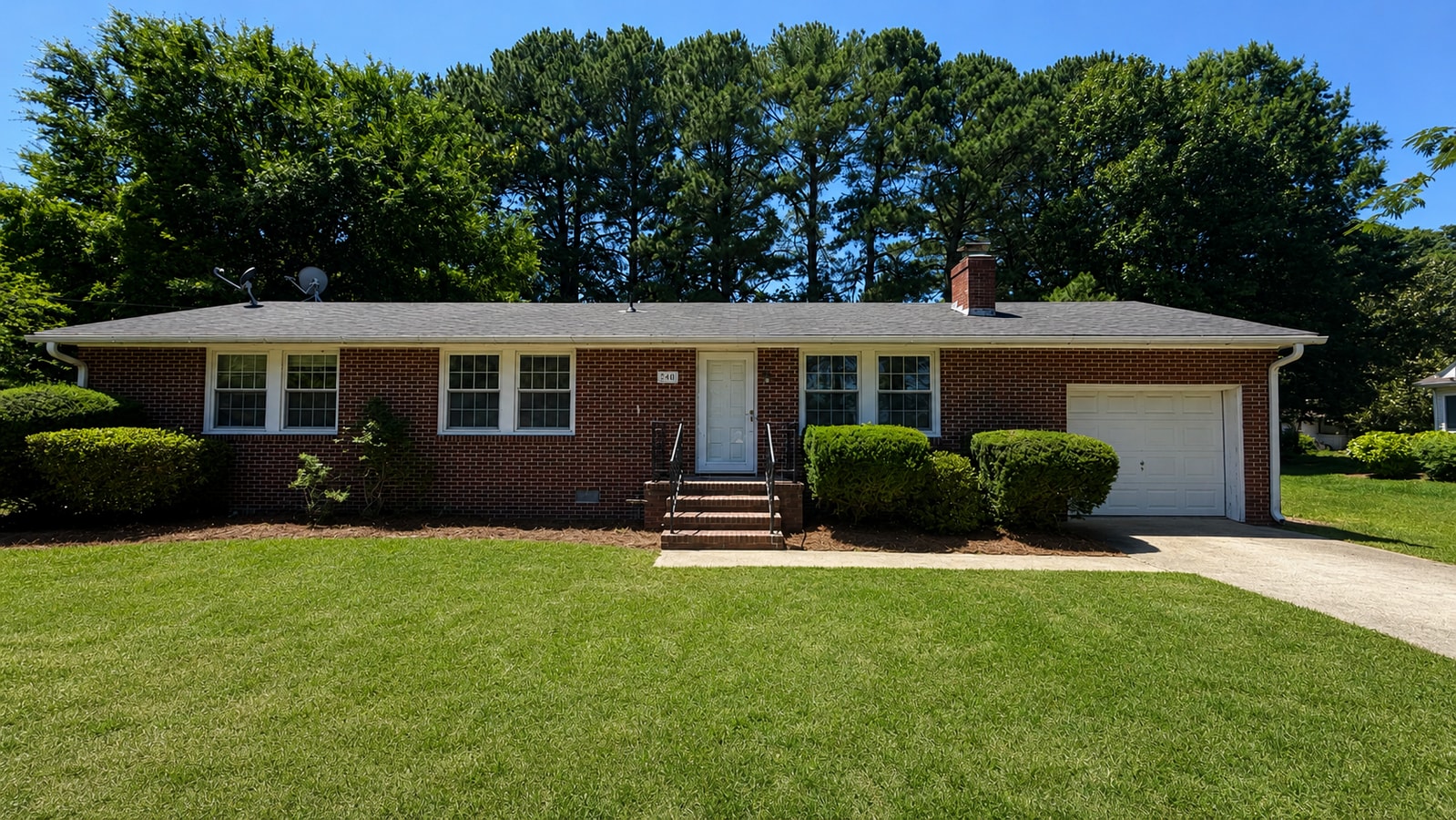 Photo - 240 Cross St