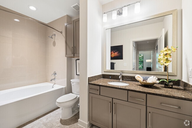 B2 2BA, 2BR - 1,380SF - Bathroom