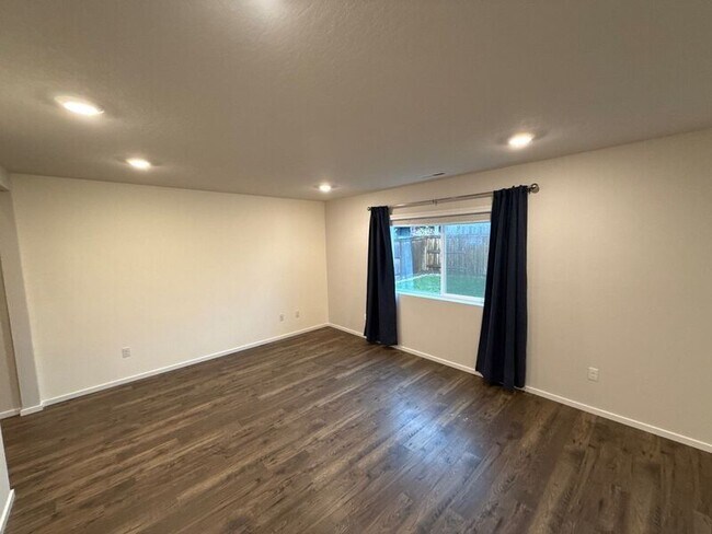 Photo - 4816 Apollo Ave