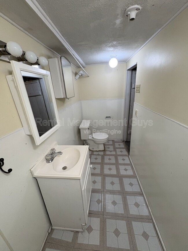 Photo - 529 Stryker Ave