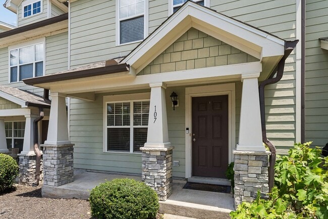 Photo - 553 Rosedale Ave