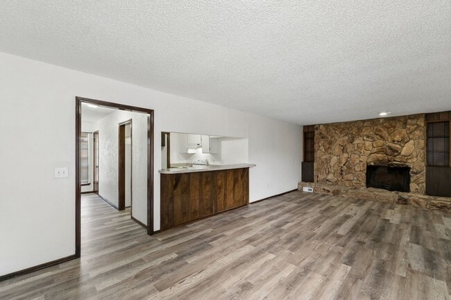 Photo - 3 Bed, 2 Bath Duplex in Midwest City, Ok 73110 Unit 3809