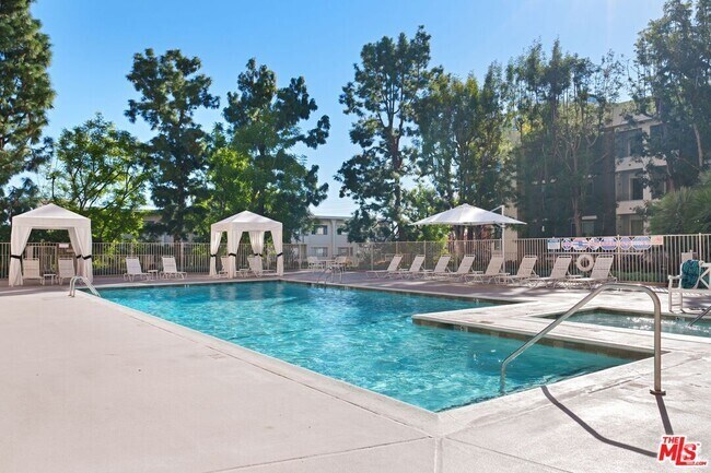 Building Photo - 100 S Doheny Dr Unit 710 Rental
