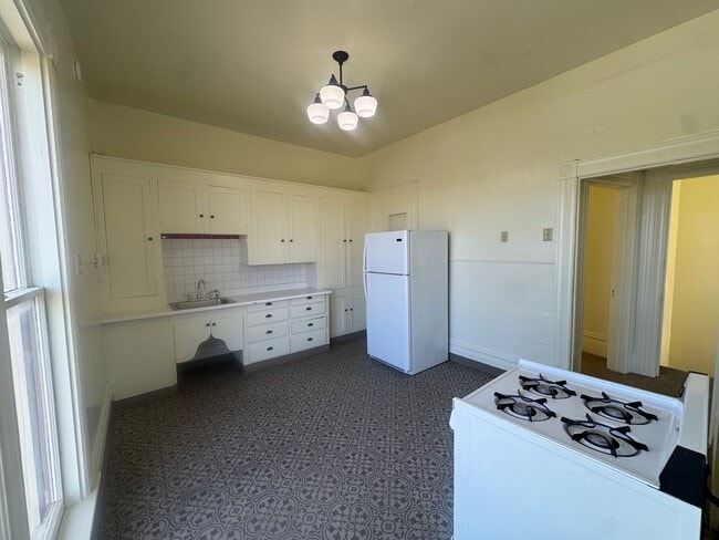 Photo - 14th &amp; B Unidad 1405 B ST