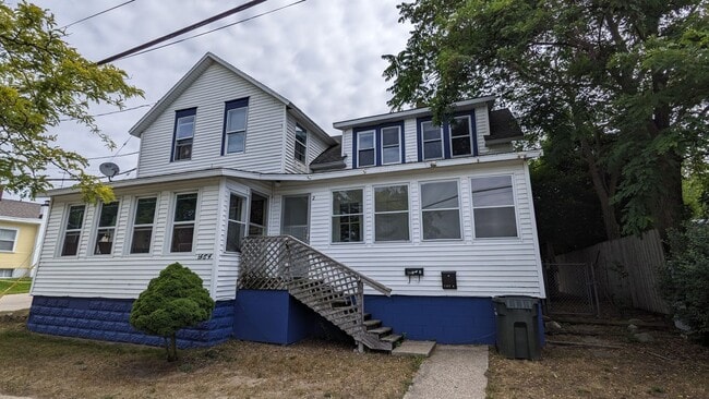 Building Photo - 1464 Beach St Unit #2 (S)