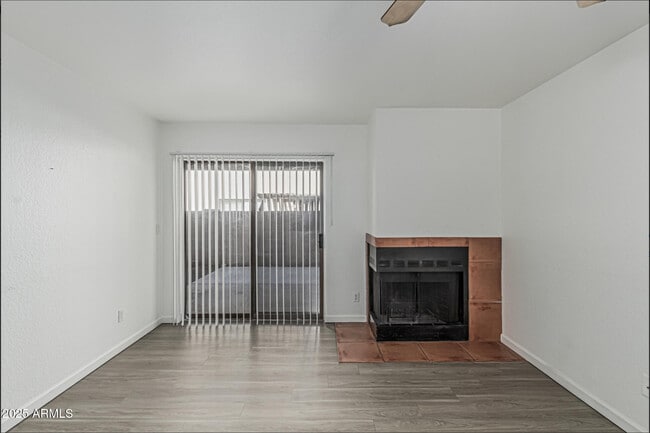 Photo - 1065 W 1st St