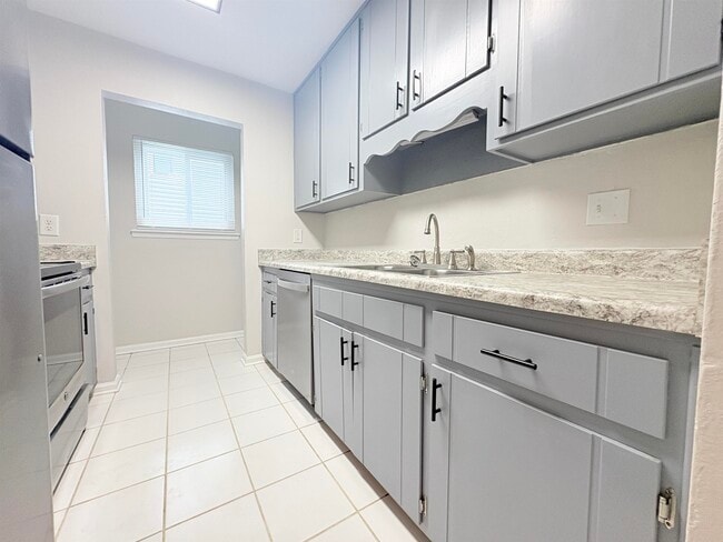 Photo - 1595 Willow Bend Way