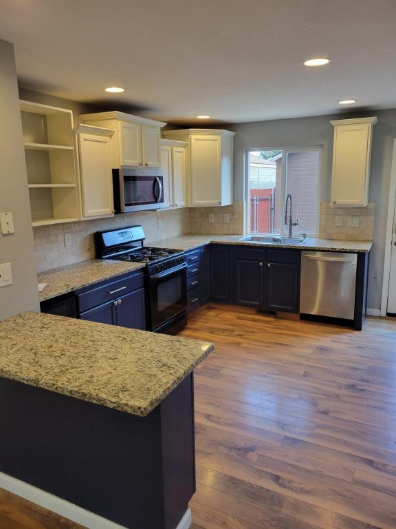 Photo - 2062 Gourley St