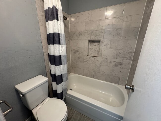 Photo - Clean & Comfortable 2 Bed / 2 Bath Condo – Central Reno – $1,450/mo Unidad 9