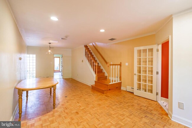 Photo - 512 Carpenter St Townhome