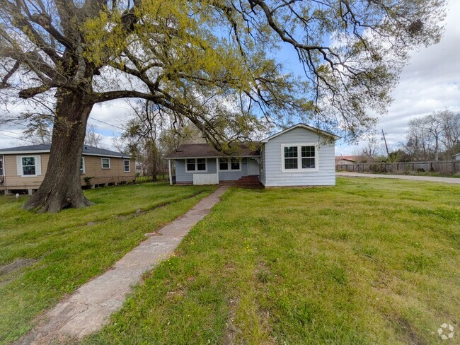 Building Photo - 2410 Primrose St Rental