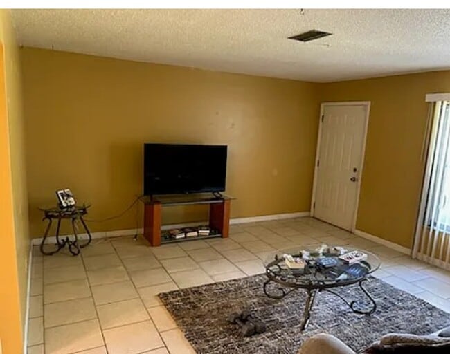 Photo - 6233 Ansley St