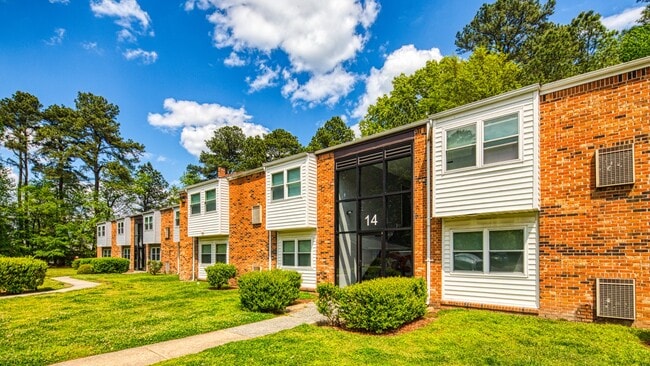 Pinewood Apartments