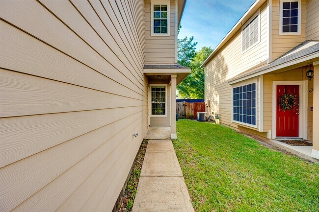 Photo - 16535 Cairngrove Ln