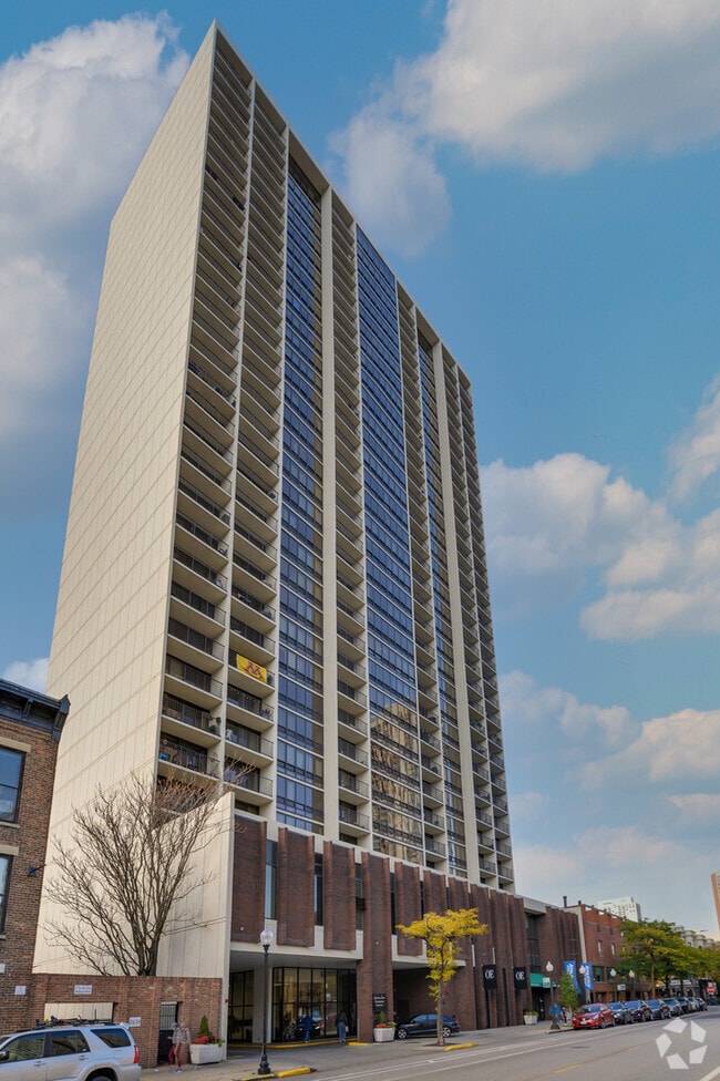 Building Photo - 1636 N Wells St Unit 2606 Rental