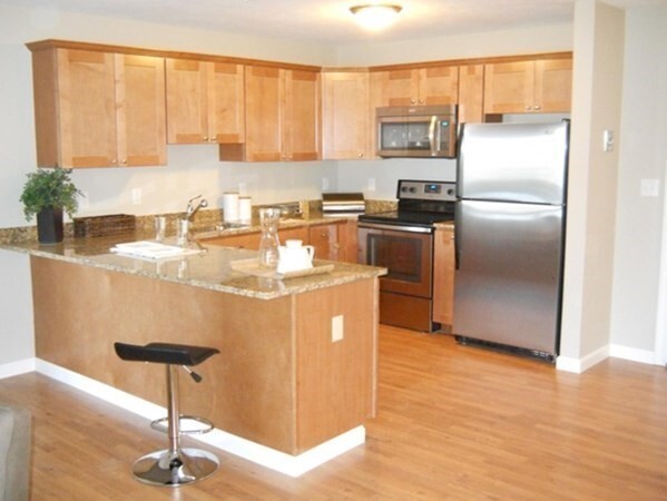 Building Photo - 670 Bedford St Unit 211 Rental