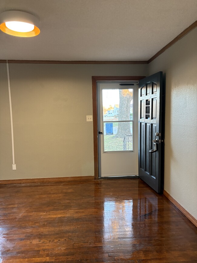 Photo - 1421 E Lockheed Ct